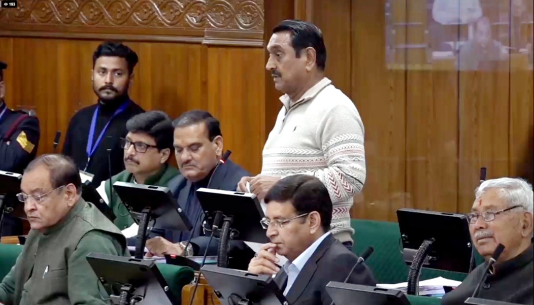 उत्तराखंड की विधानसभा में किच्छा विधायक तिलक राज बेहड़ 'स्मार्ट प्रीपेड मीटर' के खिलाफ जमकर गरजे