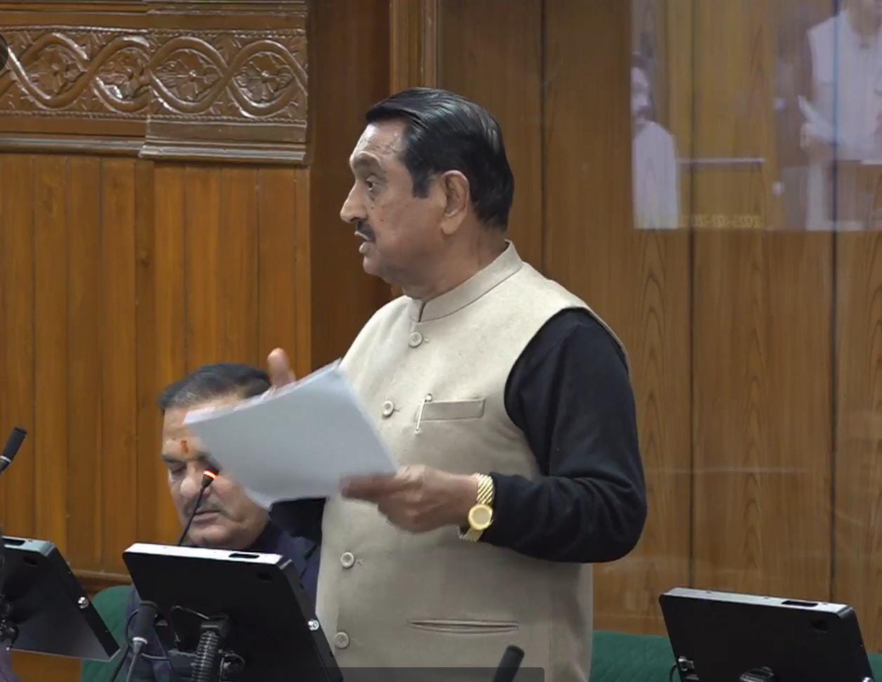 विधायक तिलक राज बेहड ने विधानसभा सदन में निकायों में तैनात कर्मचारियों के नियमितीकरणका मुद्दा उठाया 