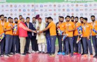 सांसद अजय भट्ट एवं महापौर विकास शर्मा ने हैंडबॉल प्रतियोगिता की पदक विजेता टीमों को सम्मानित किया।