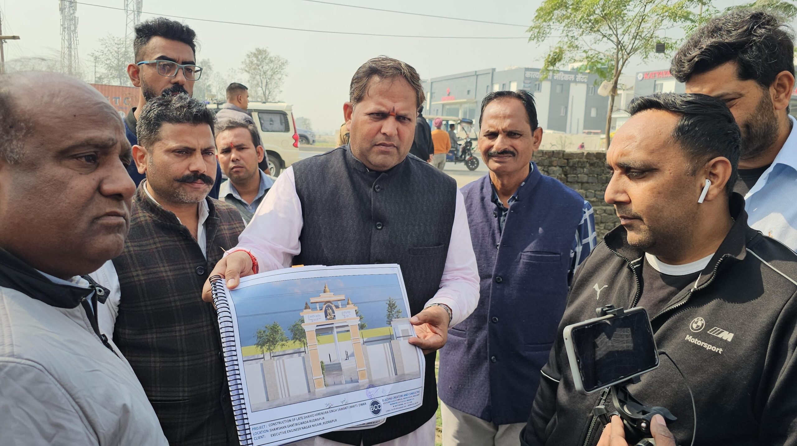 स्वर्गीय वीरेंद्र सिंह सामंती की याद में स्मृति द्वार और शमशान घाट के सौंदर्यीकरण कार्यों का महापौर विकास शर्मा ने किया निरीक्षण