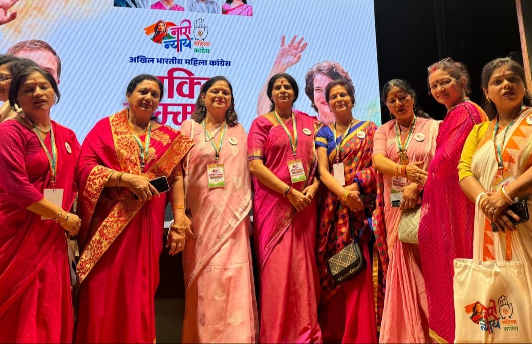 प्रदेश महिला कांग्रेस कमेटी की वरिष्ठ उपाध्यक्ष श्रीमती मीना शर्मा को दिल्ली में अखिल भारतीय महिला कांग्रेस कमेटी द्वारा सम्मानित किया गया