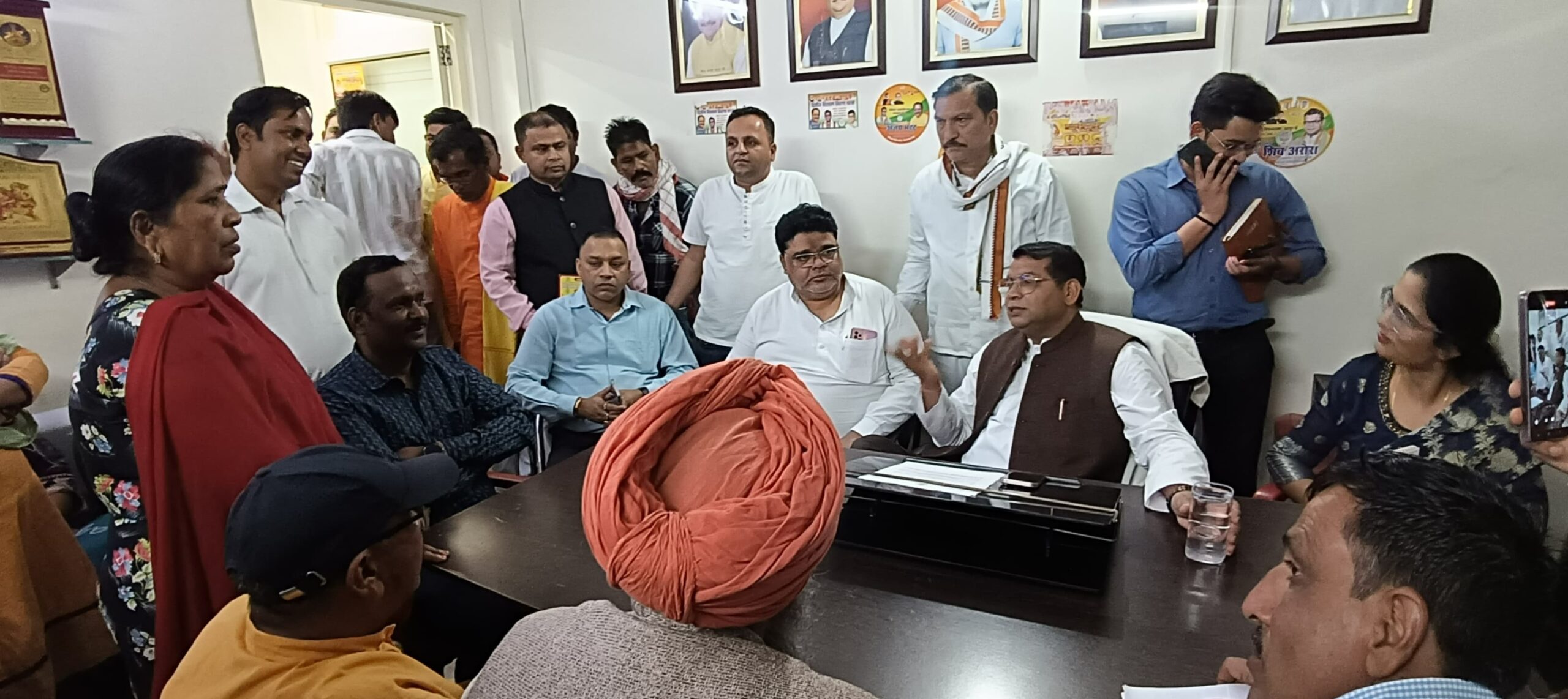 विधायक शिव अरोरा ने 'जनता दर्शन कार्यक्रम' मे आम लोगो की समस्याओं को सुनकर उसका किया निदान