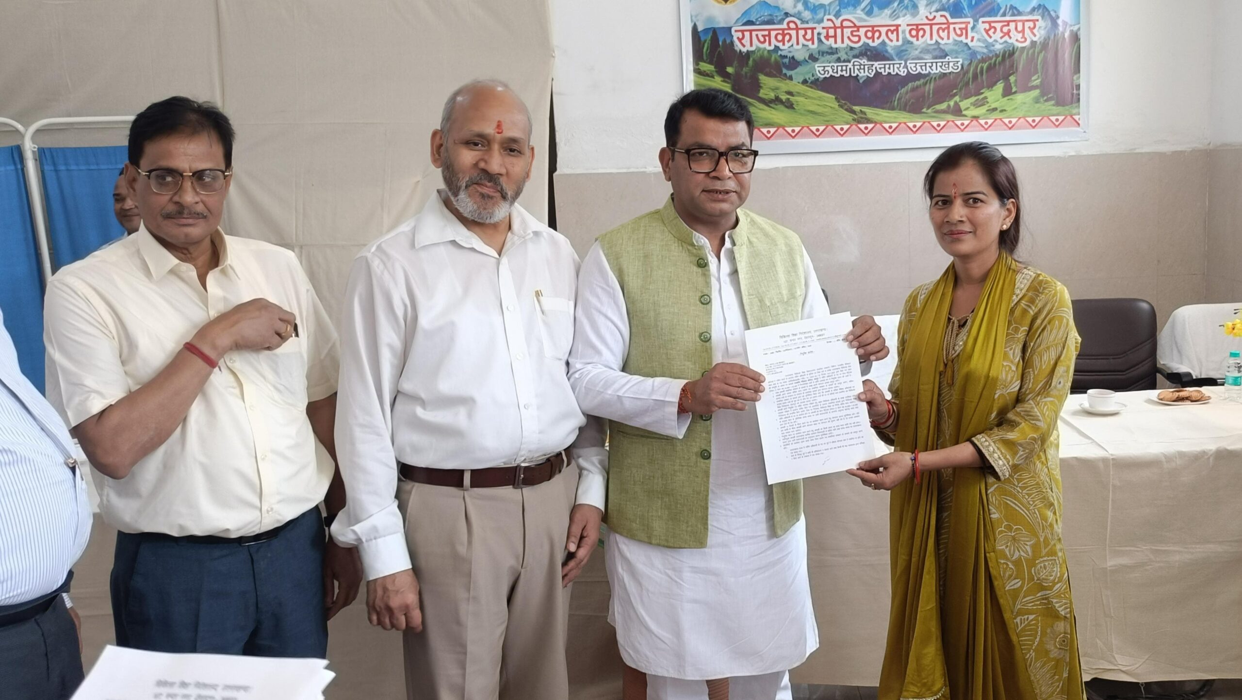 विधायक शिव अरोरा ने रुद्रपुर मेडिकल कॉलेज मे 245 नर्सिंग स्टॉफ को सौपे नियुक्ति पत्र 