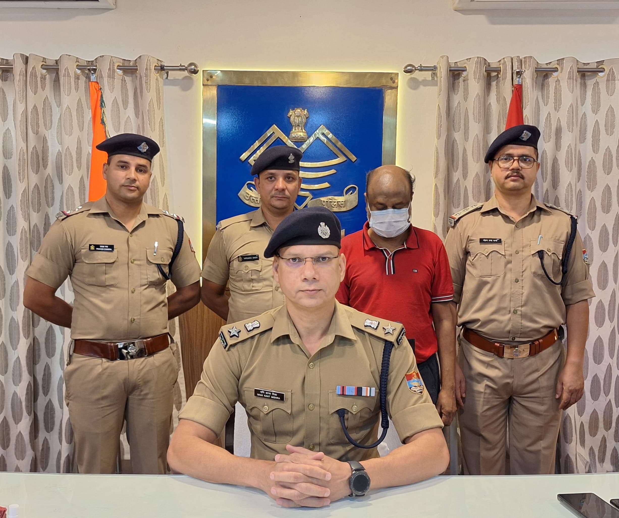 ऊधमसिंहनगर पुलिस की बड़ी कार्रवाई:34 लाख की धोखाधड़ी का मुख्य सरगना भूटान सीमा के पास से गिरफ्तार