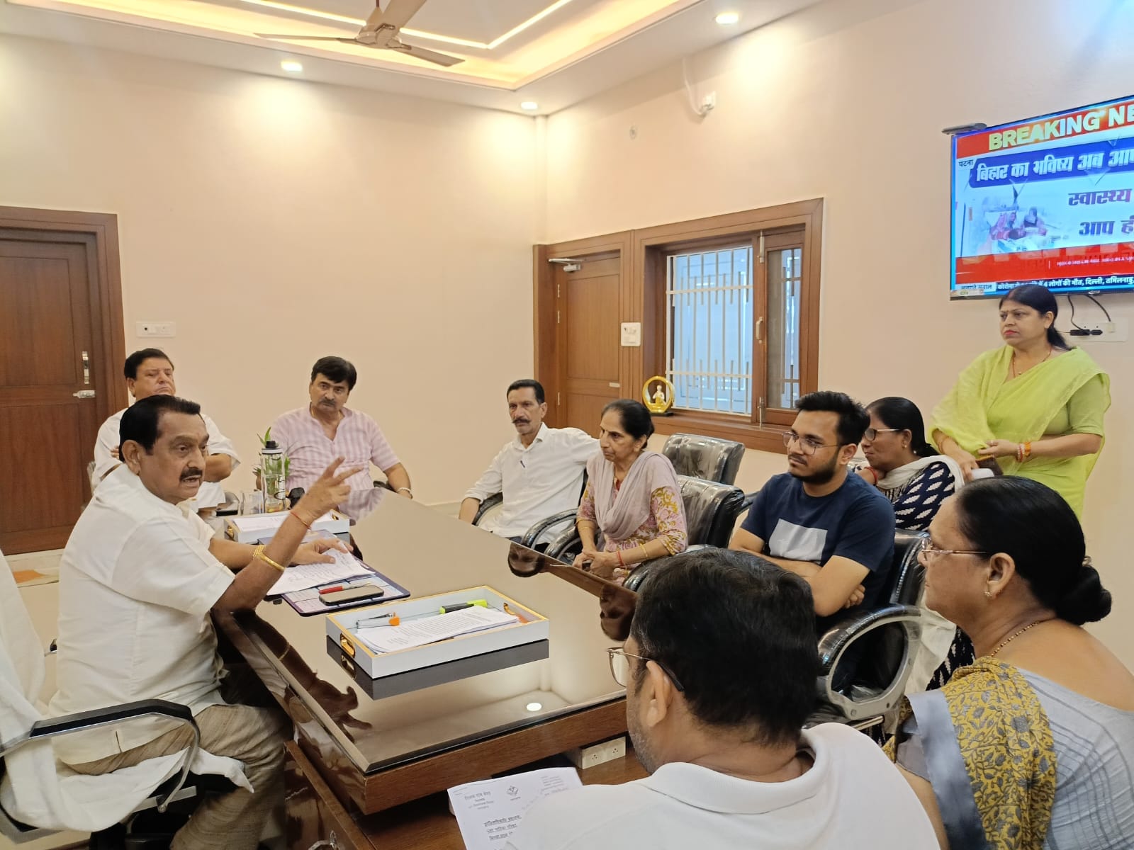 विधायक तिलक राज बेहड़ ने नगर में सफाई अभियान का स्थलीय निरीक्षण कर इसे जल्द  पूरा करने के दिए निर्देश