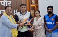 पदक विजेता खिलाड़ी को महापौर ने किया सम्मानित