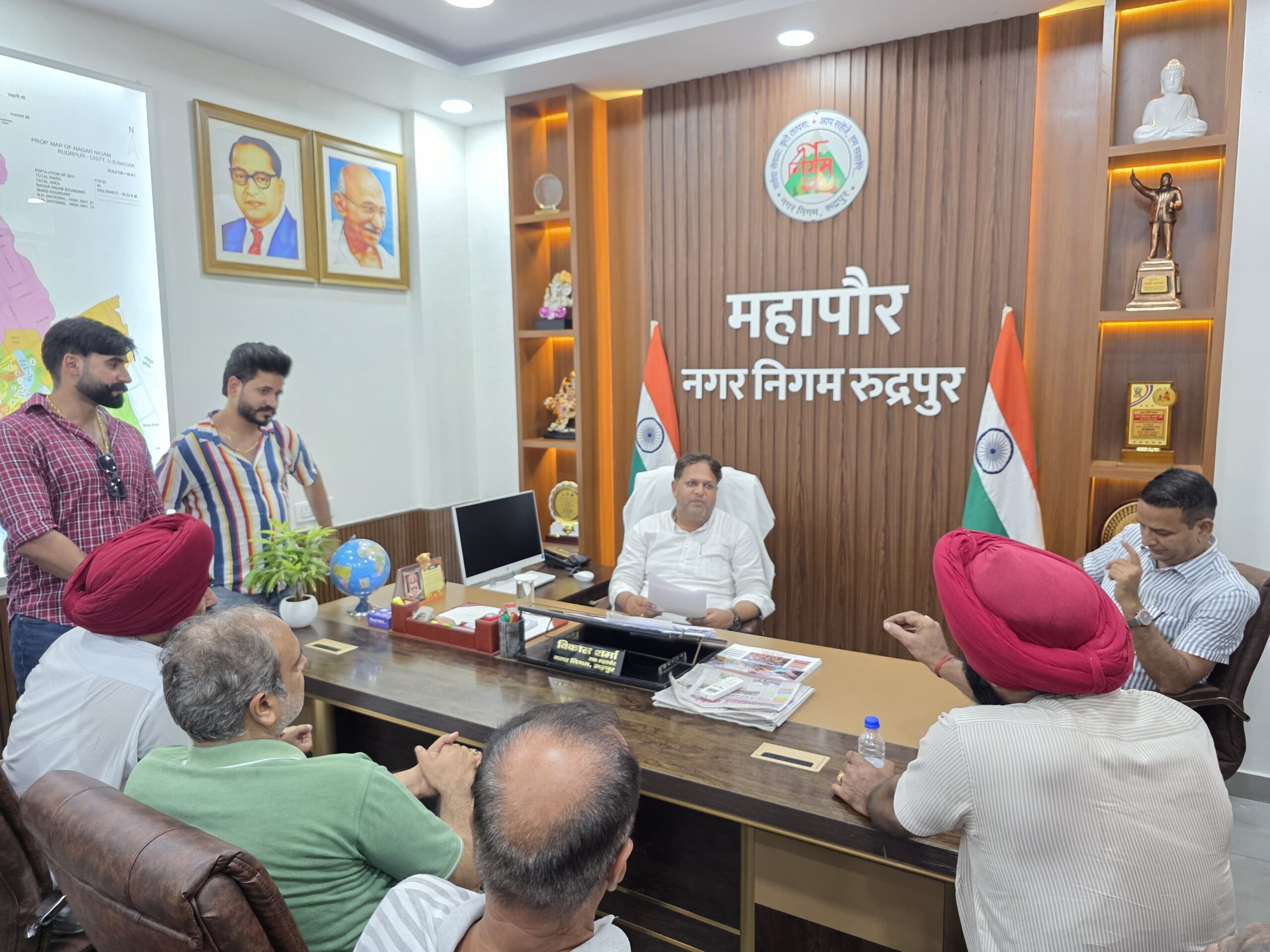 वर्षो से मकान बनाकर रह रहे लोगो को उजड़ने नहीं दिया जायेगा : विकास शर्मा, महापौर