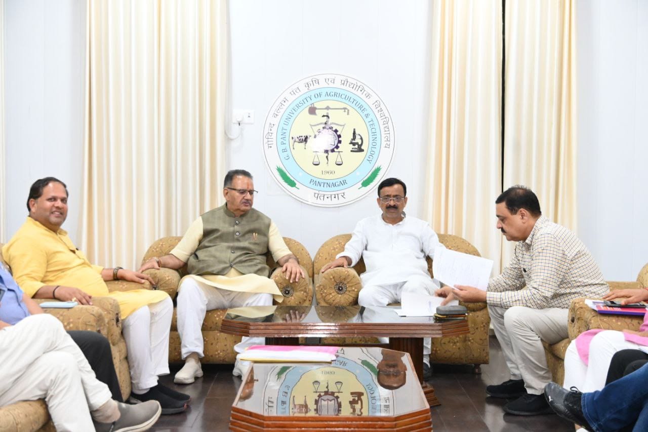 उत्तराखंड निवेश उत्सव की तैयारियों को लेकर मंत्री गणेश जोशी ने की समीक्षा बैठक