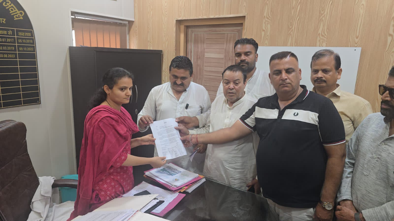 'इंद्रा चौक' का नाम ‘'त्रिशूल चौक'’ करने पर गरमाई सियासत, कॉंग्रेसियो ने विरोध कर मुख्यमंत्री के नाम ज्ञापन सौपा 