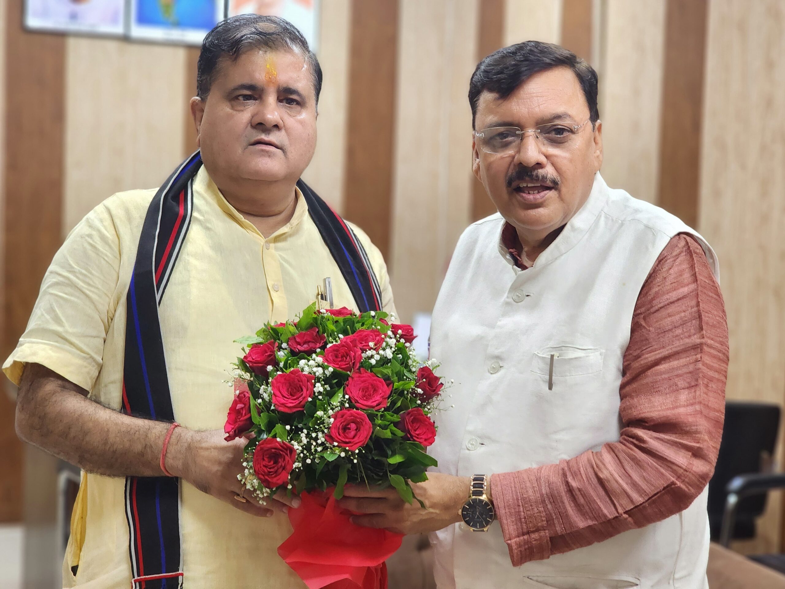 महेंद्र भट्ट के पुनः प्रदेश अध्यक्ष बनने पर पूर्व विधायक राजेश शुक्ला ने दी बधाई