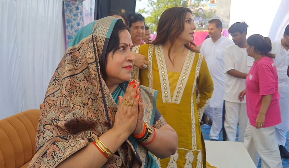 जिला पंचायत की सबसे 'हॉट सीट' भंगा से किसकी होगी जीत ? क्या रेनू गंगवार अपनी सासु माँ की तरह रचेंगी इतिहास ?