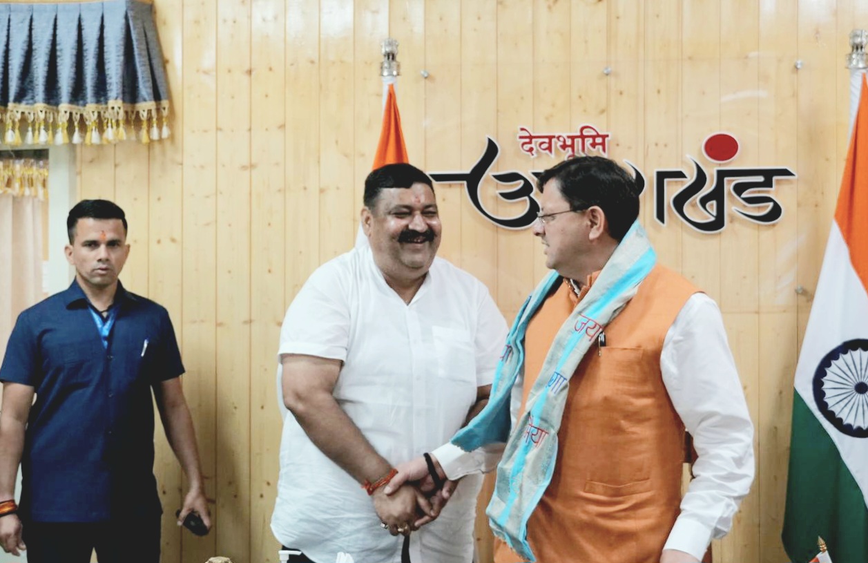 राजनीतिक हलचल तेज़ : क्या पाँचवीं बार भी 'गंगवार परिवार' के पास जायेगी जिला पंचायत 'अध्यक्ष' की कुर्सी ?