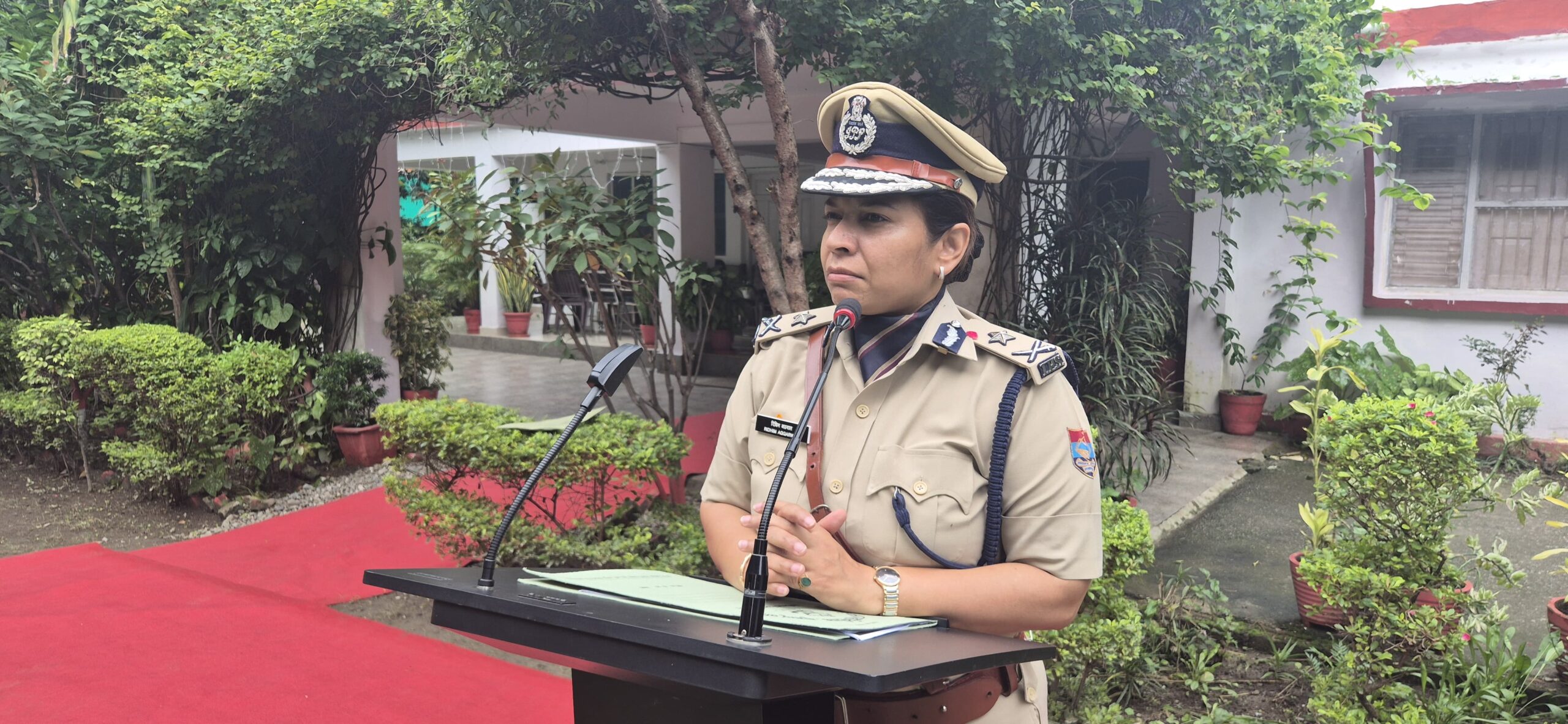 79वें स्वतंत्रता दिवस पर पुलिस महानिरीक्षक कुमायूँ परिक्षेत्र ने फहराया तिरंगा, देशवासियों को दी शुभकामनाएं