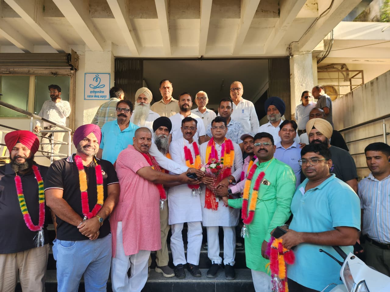 फाजलपुर महरौला क्षेत्रवासियों ने विधायक शिव अरोरा का जताया आभार, विधानसभा सत्र में मुद्दा उठाने से जगी नई उम्मीद