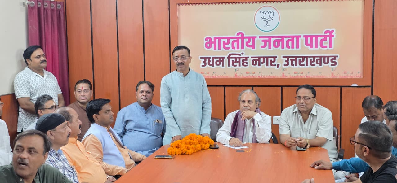 महापौर विकास शर्मा ने दर्जा राज्य मंत्री डॉ. विनय कुमार रुहेला का किया स्वागत