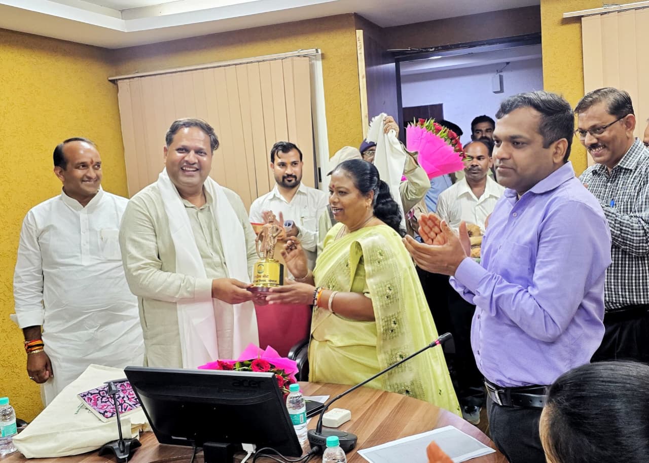 महापौर विकास शर्मा ने भोपाल में मेयर मालती राय से की मुलाकात