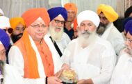 सीएम धामी ने ननकाना साहिब गुरुद्वारा में टेका मत्था, गुरु तेग बहादुर जी के बलिदान को किया नमन
