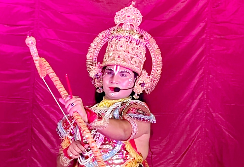 किच्छा रामलीला में लक्ष्मण बने पत्रकार नवल किशोर, परशुराम संवाद से दर्शक हुए मंत्रमुग्ध