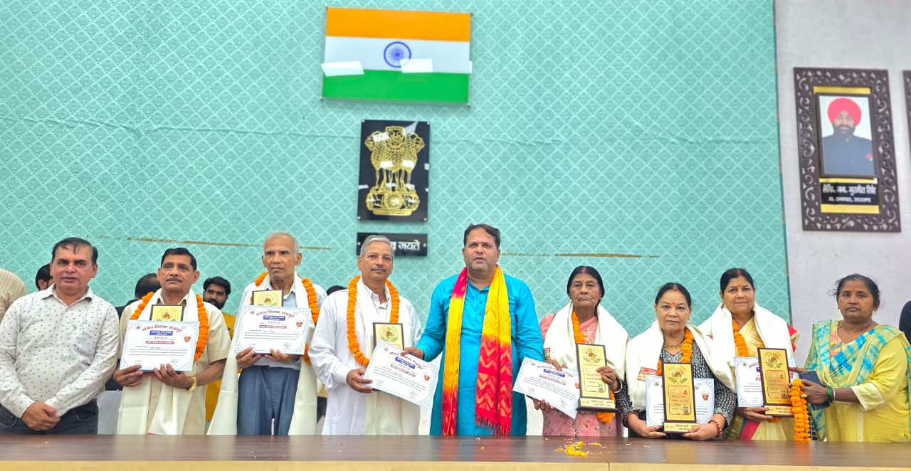 सेवानिवृत्त शिक्षक होंगे नगर निगम के ब्रांड अंबेसडर : महापौर