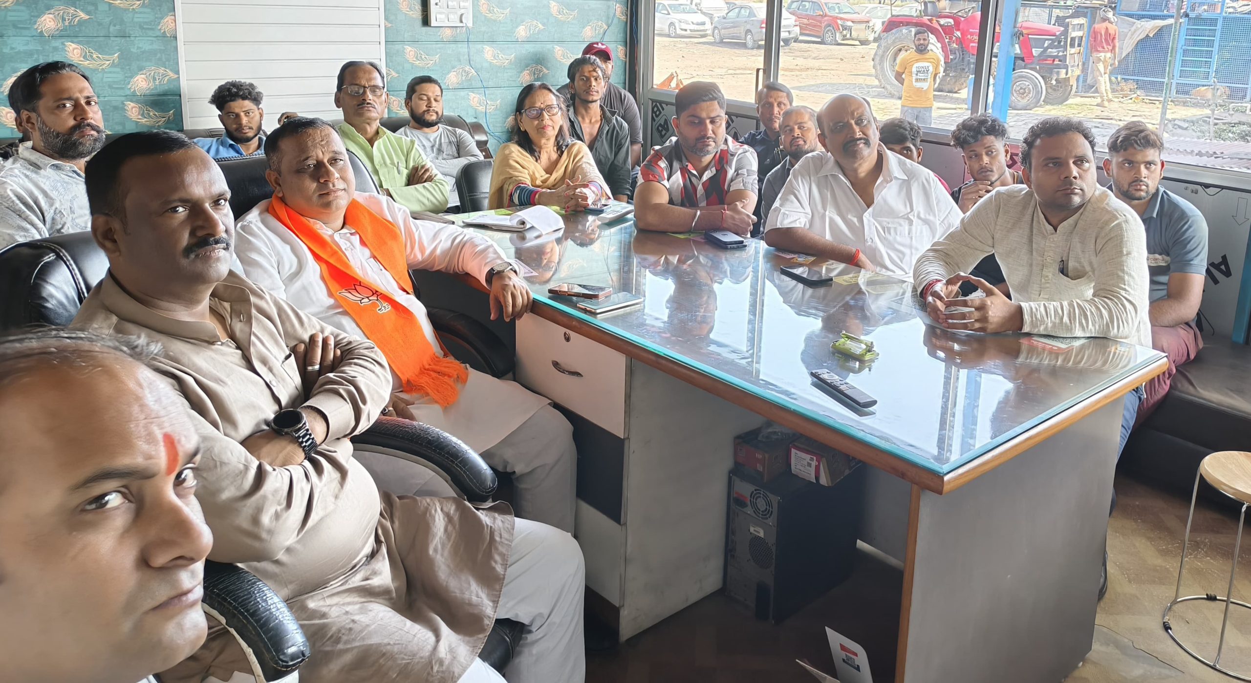 'मन की बात’ में पीएम मोदी ने छठ पूजा, स्वदेशी व एकता का दिया संदेश - रुद्रपुर में भाजपा कार्यकर्ताओं ने सुना प्रसारण