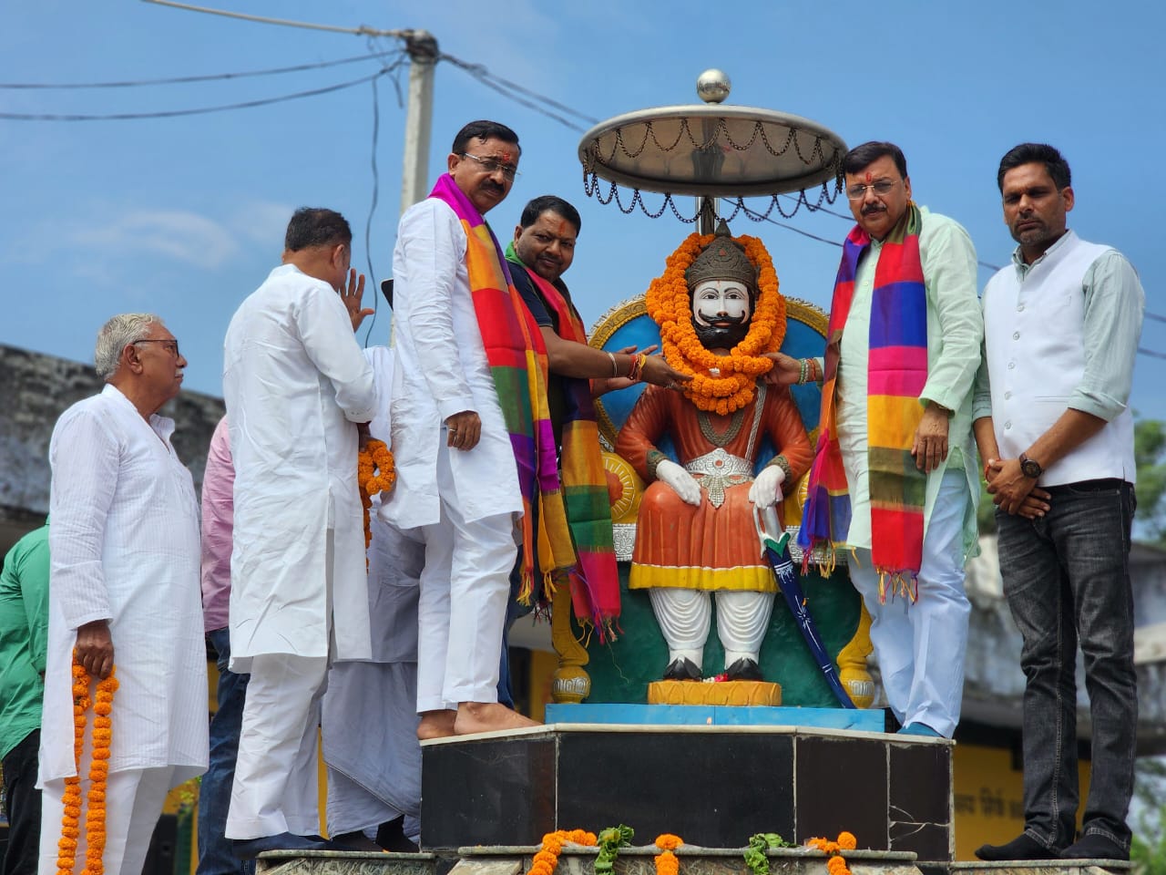 महाराजा अग्रसेन जयंती समारोह में मुख्य अतिथि भाजपा के जिलाध्यक्ष कमल जिंदल एवं पूर्व विधायक राजेश शुक्ला ने की शिरकत