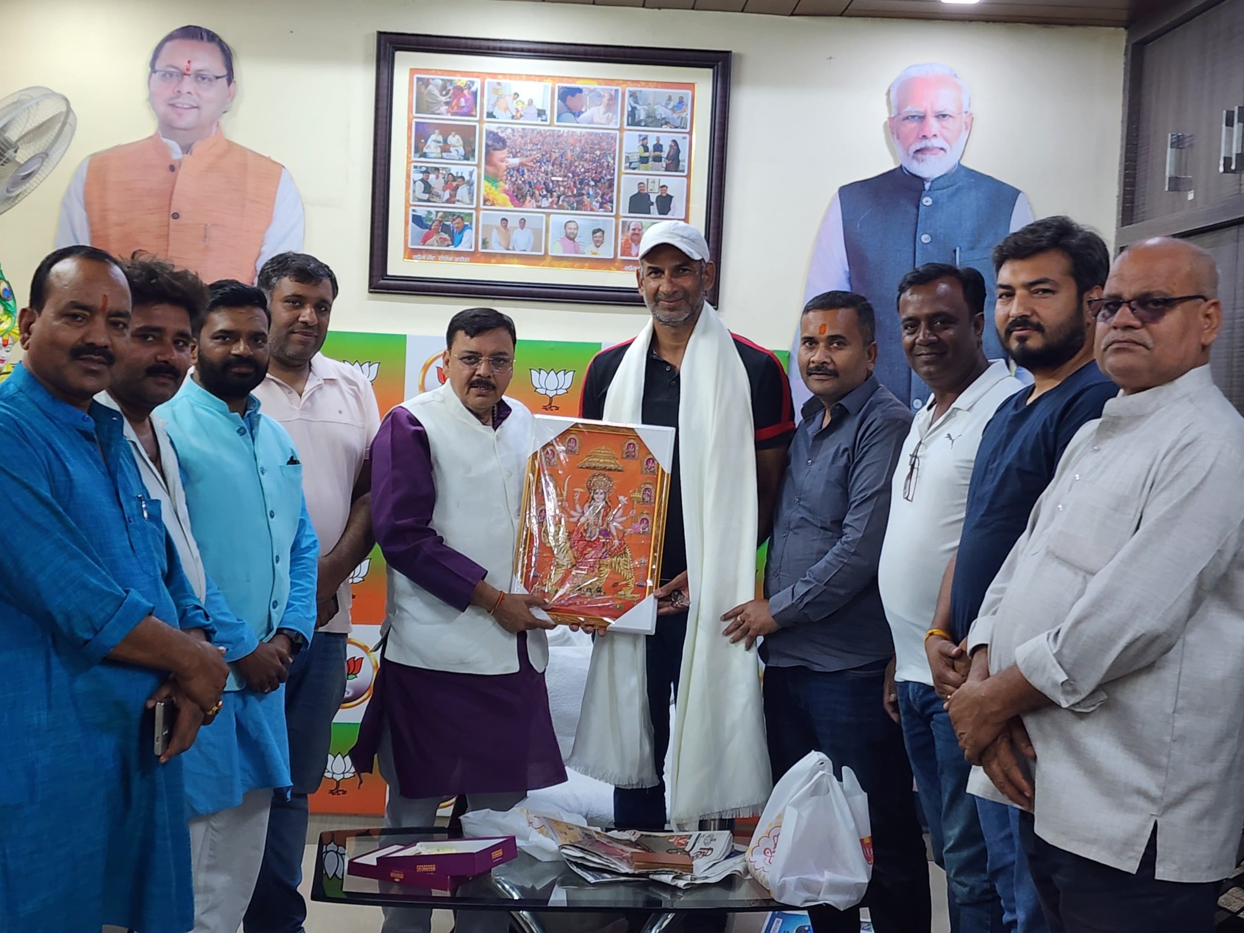 राइस मिल एसोसिएशन के नवनिर्वाचित अध्यक्ष युवा शरद यादव का पूर्व विधायक राजेश शुक्ला ने किया स्वागत