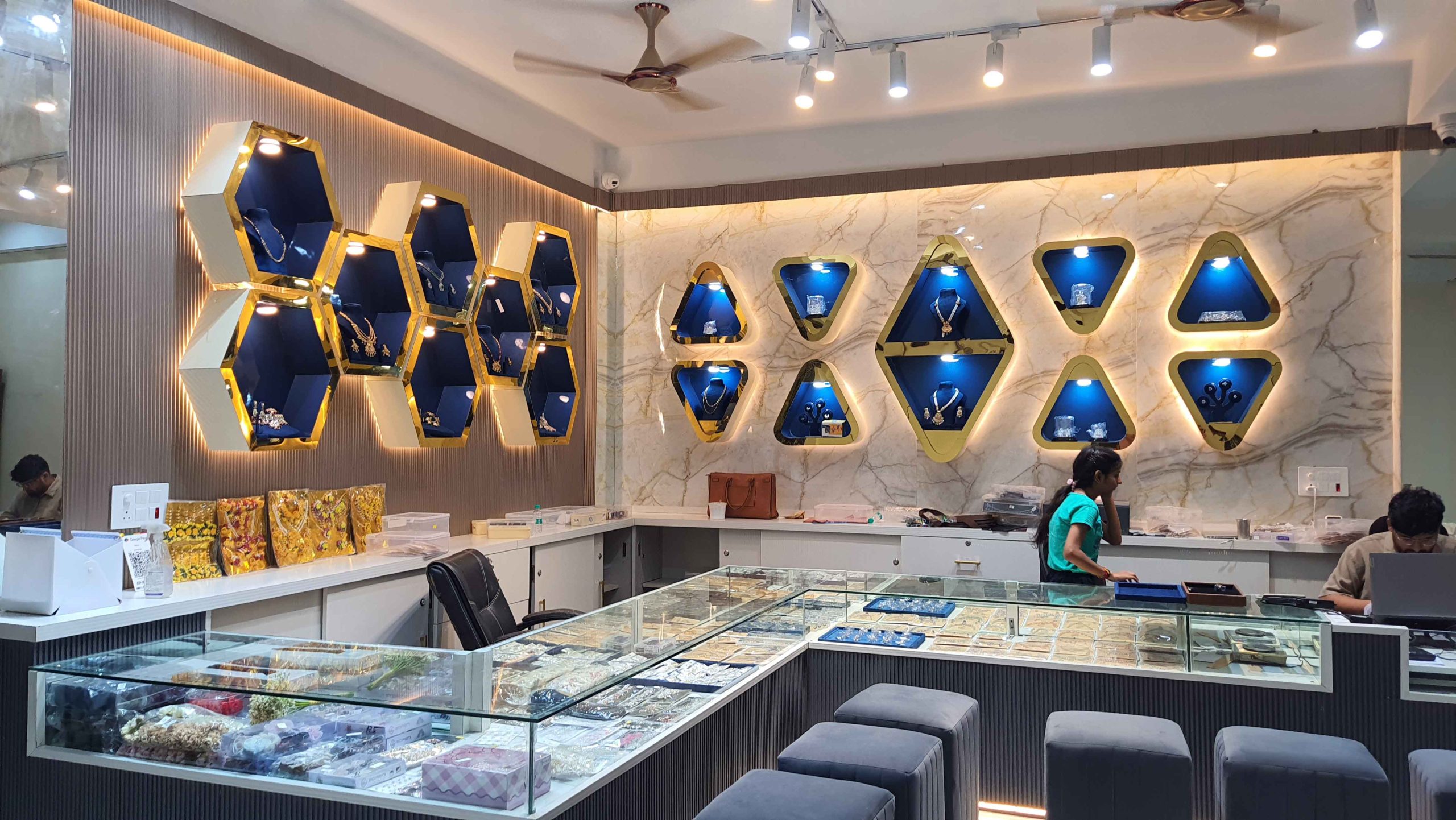 'स्टेल्लोरा' पर दीपावली ऑफर, आर्टिफीशियल ज्वैलरी खरीद पर 10 प्रतिशत की भारी छूट 