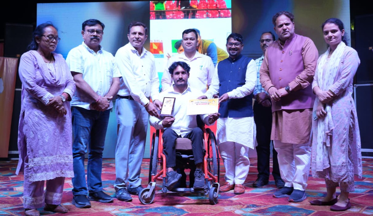 मुख्यमंत्री पुष्कर सिंह धामी के सौजन्य से स्वदेशी दीपावली मेले में उमड़ा जनसैलाब