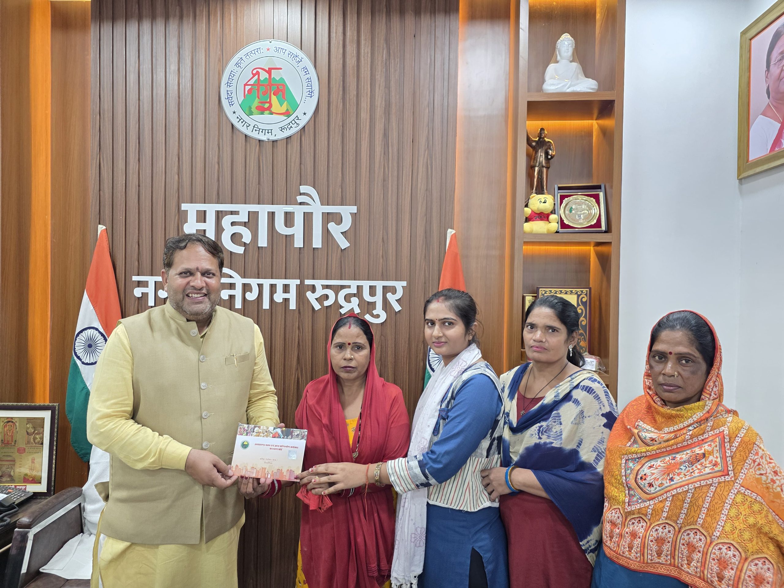 नई पहल : रुद्रपुर नगर निगम में शुरू हुई श्रम कार्ड बनाने की सुविधा