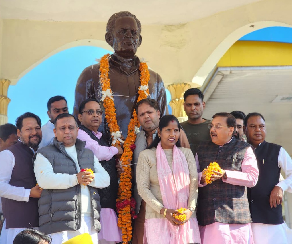 तराई के संस्थापक पंडित राम सुमेर शुक्ल जी की स्मृति में बनेगा भव्य स्वागत द्वार, मेयर विकास शर्मा की घोषणा