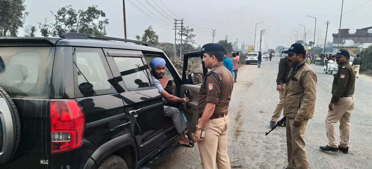 काली फिल्म वाले वाहनों पर SSP मणिकांत मिश्रा की कड़ी कार्रवाई, जनपद में चला सघन चेकिंग अभियान