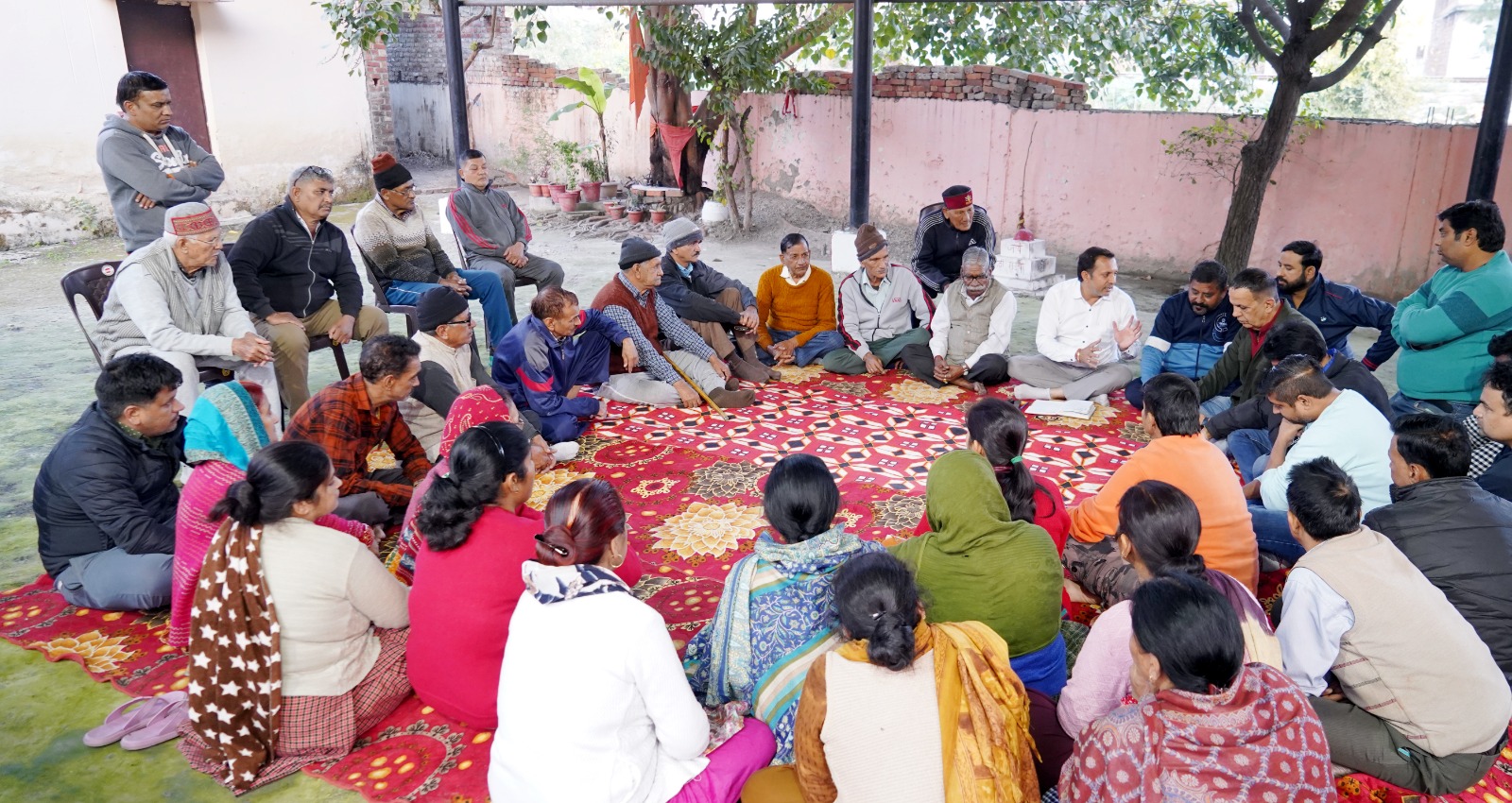 विरोध करने पर ड्रग पैडलर करते हैं पत्थरबाजी, सुशील गाबा के आह्वान पर एकजुट हुए स्थानीय निवासी