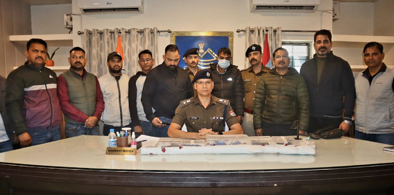 उधम सिंह नगर में इंटर-स्टेट हथियार सप्लायर मौ. आसिम गिरफ्तार, नाभा जेल ब्रेक कांड से जुड़ा रहा है तार; STF ने बरामद की 4 पिस्टल, एक बंदूक और 40 कारतूस