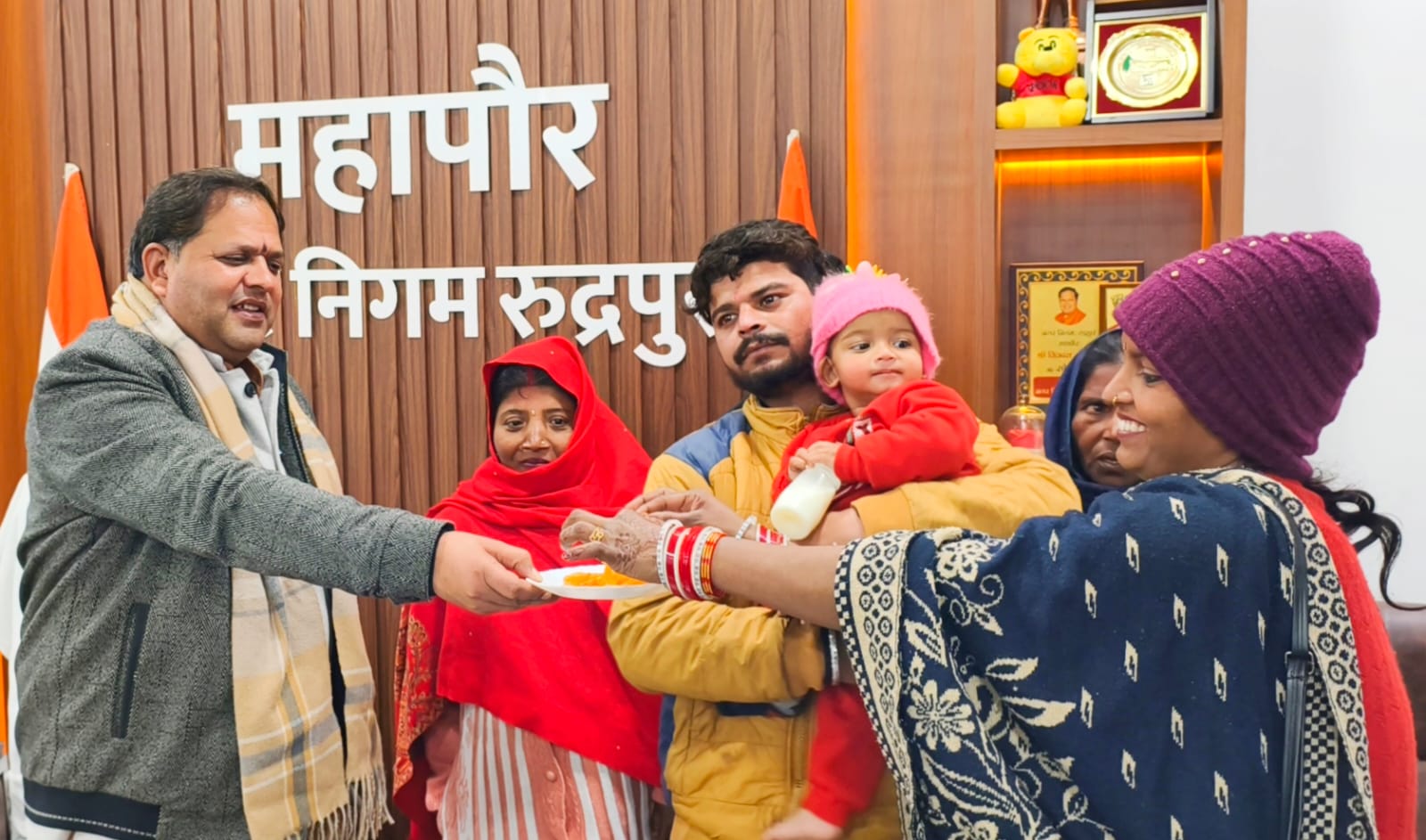 महापौर विकास शर्मा की तत्परता से परिजनों से मिला बिछुड़ा दस माह का मासूम, लौट आई परिजनों के चेहरे पर मुस्कान