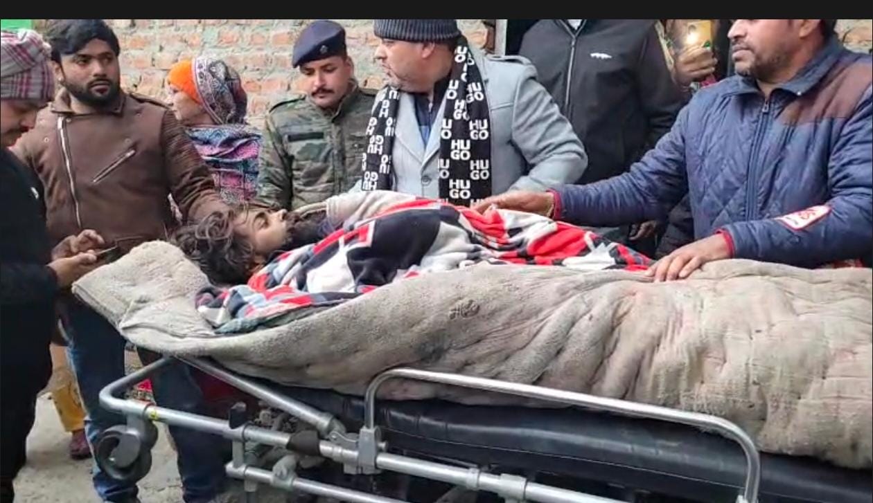 बीमार युवक के लिए ‘देवदूत’ बनकर पहुंचे महापौर, मानवता की बने मिसाल, एम्बुलेंस बुलाकर कराया भर्ती