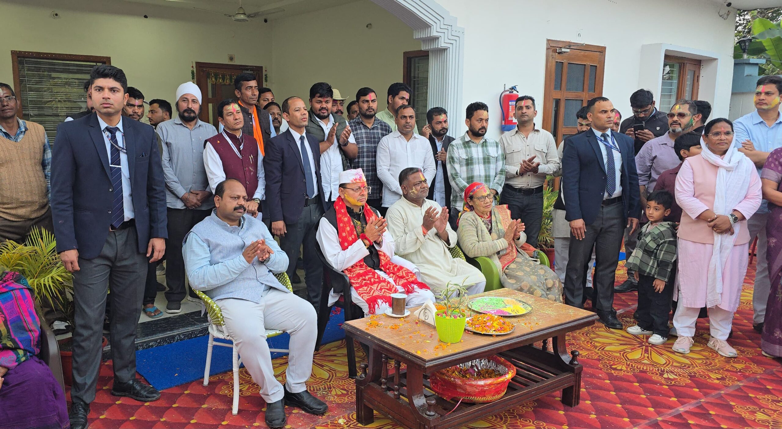 मुख्यमंत्री धामी ने अपने निवास पर भव्य होली उत्सव का आयोजन किया, प्रदेशवासियो को दी होली की शुभकामनाये 