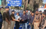 36वें सड़क सुरक्षा माह में ऊधमसिंहनगर पुलिस की अनोखी पहल : चालान की जगह बांटे हेलमेट, रिफ्लेक्टर बेल्ट से बढ़ाई सुरक्षा
