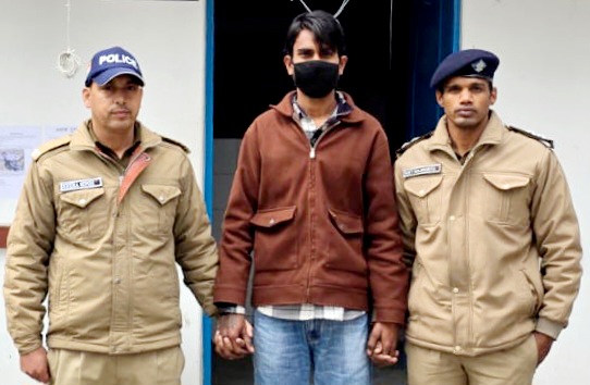 सोशल मीडिया पर तमंचे से फायरिंग का वीडियो डालना युवक को पड़ा भारी, पुलिस ने दबोचा