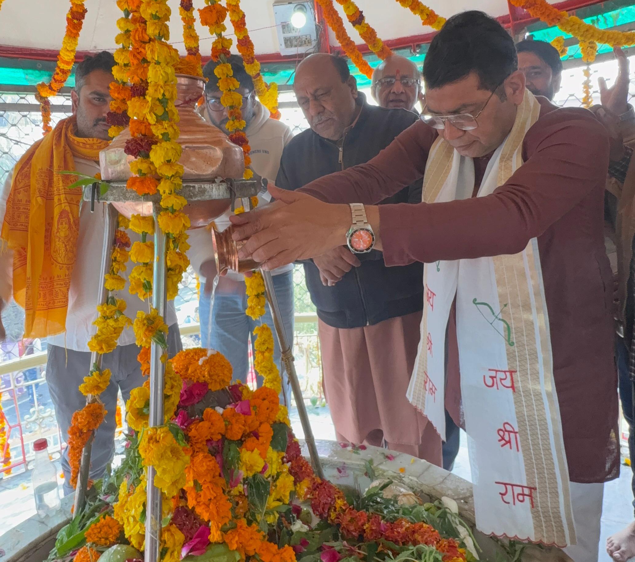 महाशिवरात्रि पर विधायक शिव अरोरा ने रुद्रपुर के पांच मंदिरों में किया जलाभिषेक, क्षेत्र की सुख-समृद्धि की कामना
