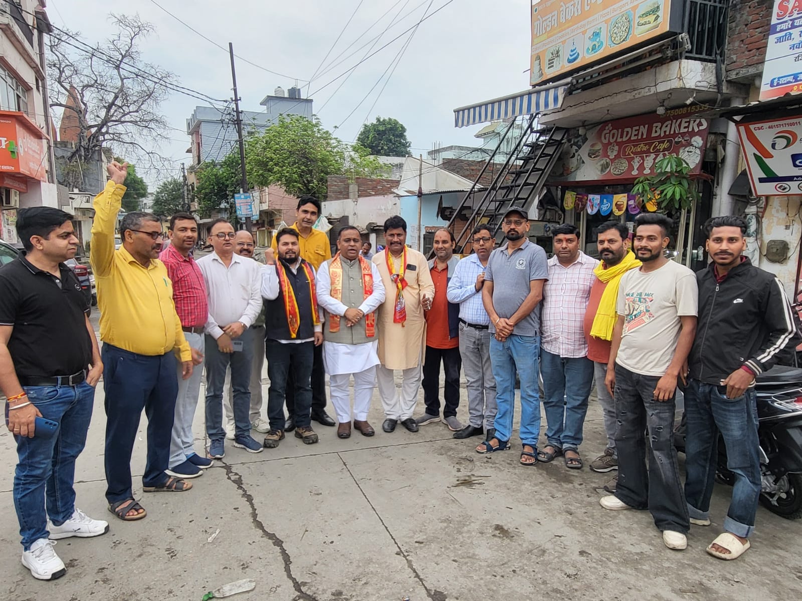 वरिष्ठ भाजपा नेता भारत भूषण चुघ ने नए मंत्री मंडल में पांच विधायकों को मंत्री बनाये जाने पर बधाई दी