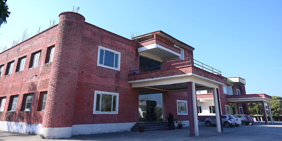 फीनिक्स सीनियर सेकेंडरी स्कूल के छात्रों ने रचा सफलता का इतिहास, 100% रिजल्ट के साथ शानदार प्रदर्शन