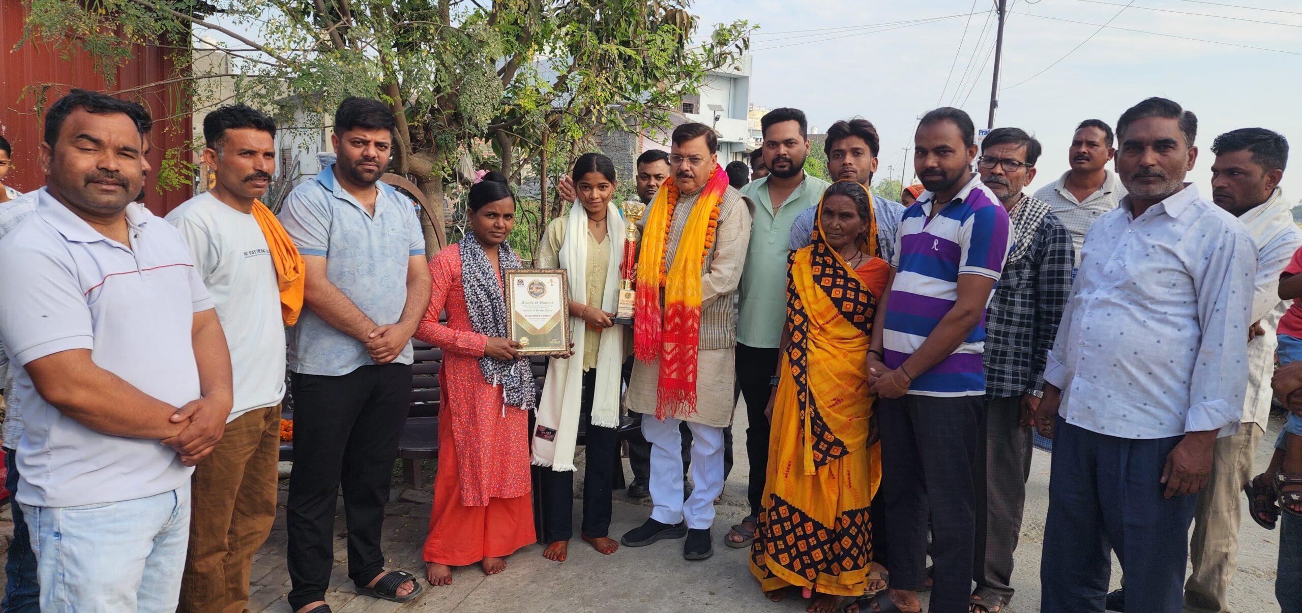 डांस इंडिया डांस में चमकी किच्छा की हिमानी, पूर्व विधायक राजेश शुक्ला ने किया सम्मानित