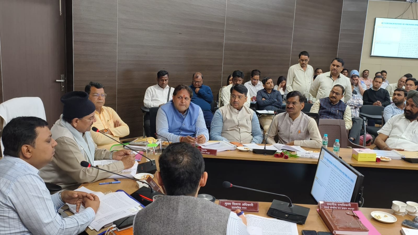 दिशा की बैठक में महापौर विकास शर्मा ने उठाई रिंग रोड विस्तार की मांग