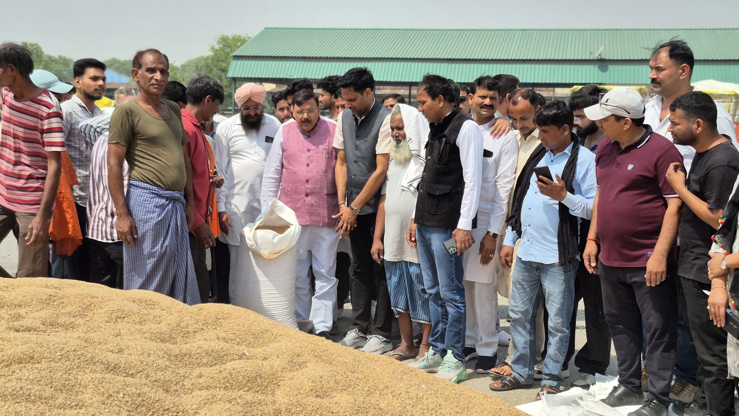 किच्छा नई मंडी में गेहूं खरीद का शुभारंभ, 50 हजार मीट्रिक टन क्रय सीमा से किसानों को राहत