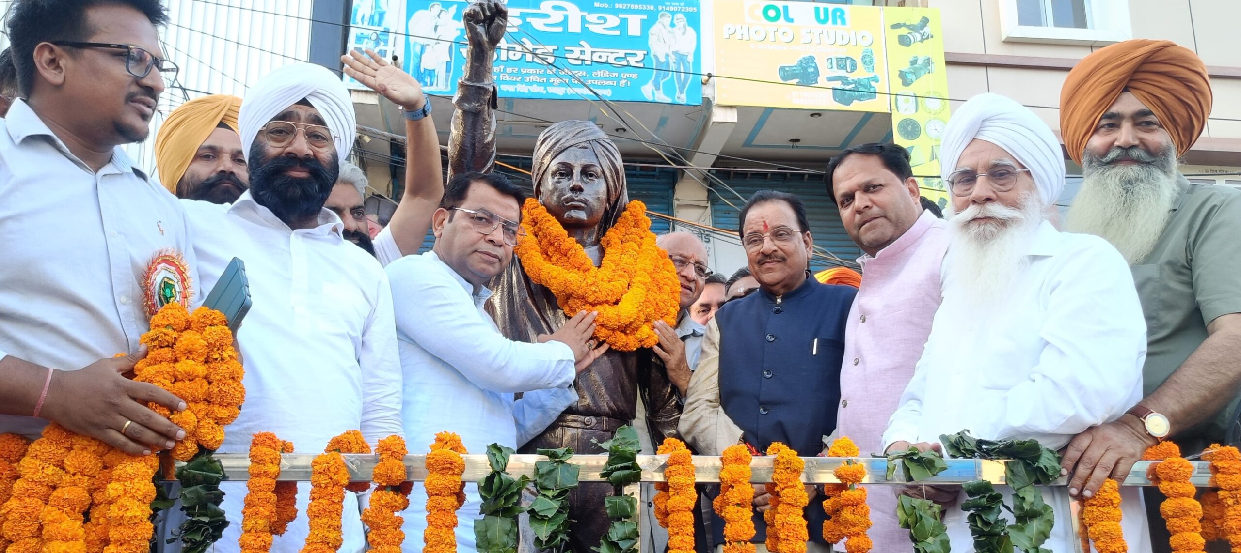 रुद्रपुर में शहीद भगत सिंह की आदमकद कांस्य प्रतिमा का अनावरण, 20 साल बाद बदली भगत सिंह चौक की सूरत