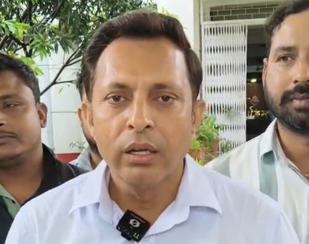 रूद्रपुर में गैस संकट गहराया: समाजसेवी सुशील गाबा ने डीएम कार्यालय पहुंचकर सौंपा ज्ञापन