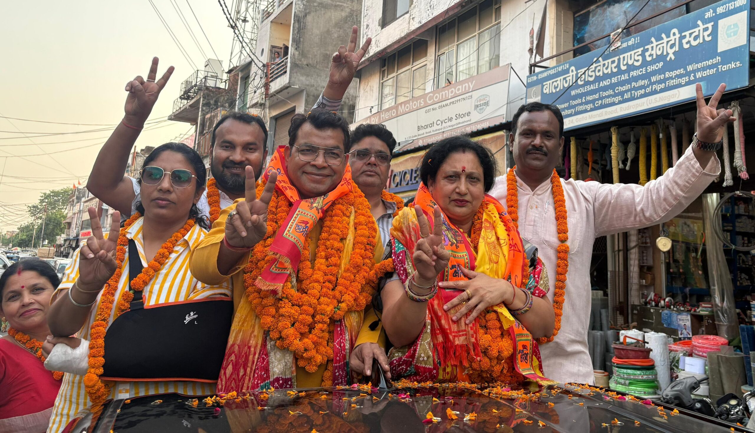 भाजपा में शामिल होने के बाद रुद्रपुर पहुंचीं पूर्व पालिका अध्यक्ष मीना शर्मा, रोड शो के साथ हुआ भव्य स्वागत