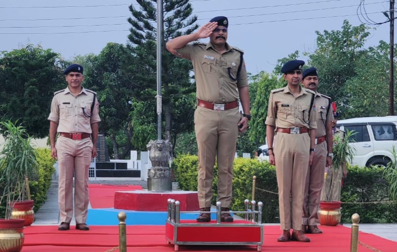 पुलिस लाइन रुद्रपुर में शुक्रवार परेड संपन्न, एसएसपी अजय गणपति ने जवानों को दिए फिटनेस और अनुशासन के निर्देश