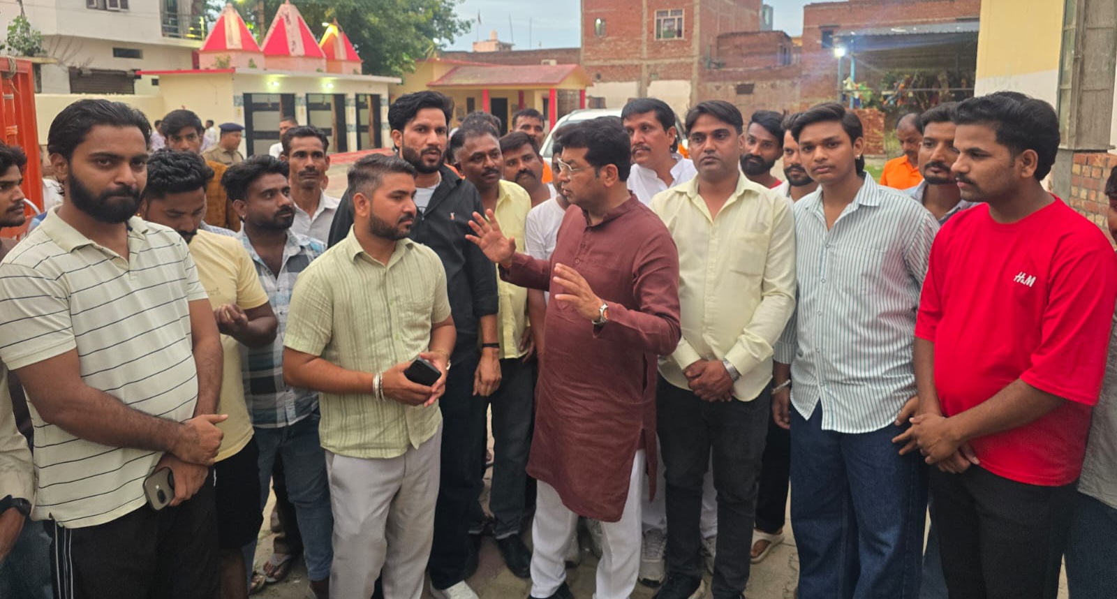 बिगवाड़ा मंडी के 150 फल-सब्जी थोक व्यापारियों की बची रोजी-रोटी, विधायक शिव अरोड़ा के हस्तक्षेप से मिला राहत का भरोसा