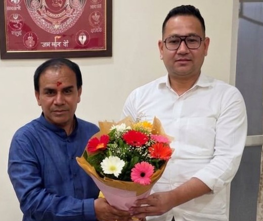 कैबिनेट मंत्री धन सिंह रावत से मिले युवा नेता तारी टाकुली, किच्छा डिग्री कॉलेज में नए विषय शुरू करने की उठाई मांग